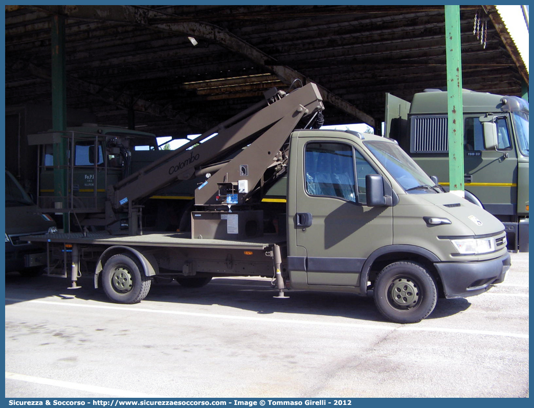 -
Aeronautica Militare Italiana
Iveco Daily 35S12 III serie
Parole chiave: AMI;A.M.I.;Aeronautica;Militare;Italiana;Iveco;Daily;35S12