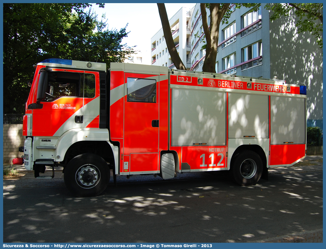 -
Bundesrepublik Deutschland
Berliner Feuerwehr
RW - Rüstwagen
MAN TGS 18.360 4x4 BL
Conversion by Rosenbauer International A.G.
Parole chiave: FW;Berliner;Feuerwehr;RW;Rüstwagen;MAN;TGS;18.360;Rosenbauer