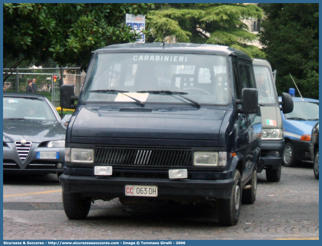 CC 063DH
Arma dei Carabinieri
Fiat Ducato I serie restyling
Parole chiave: CC;C.C.;dei;Arma;Carabinieri;Bus;Minibus;Fiat;Ducato;063DH