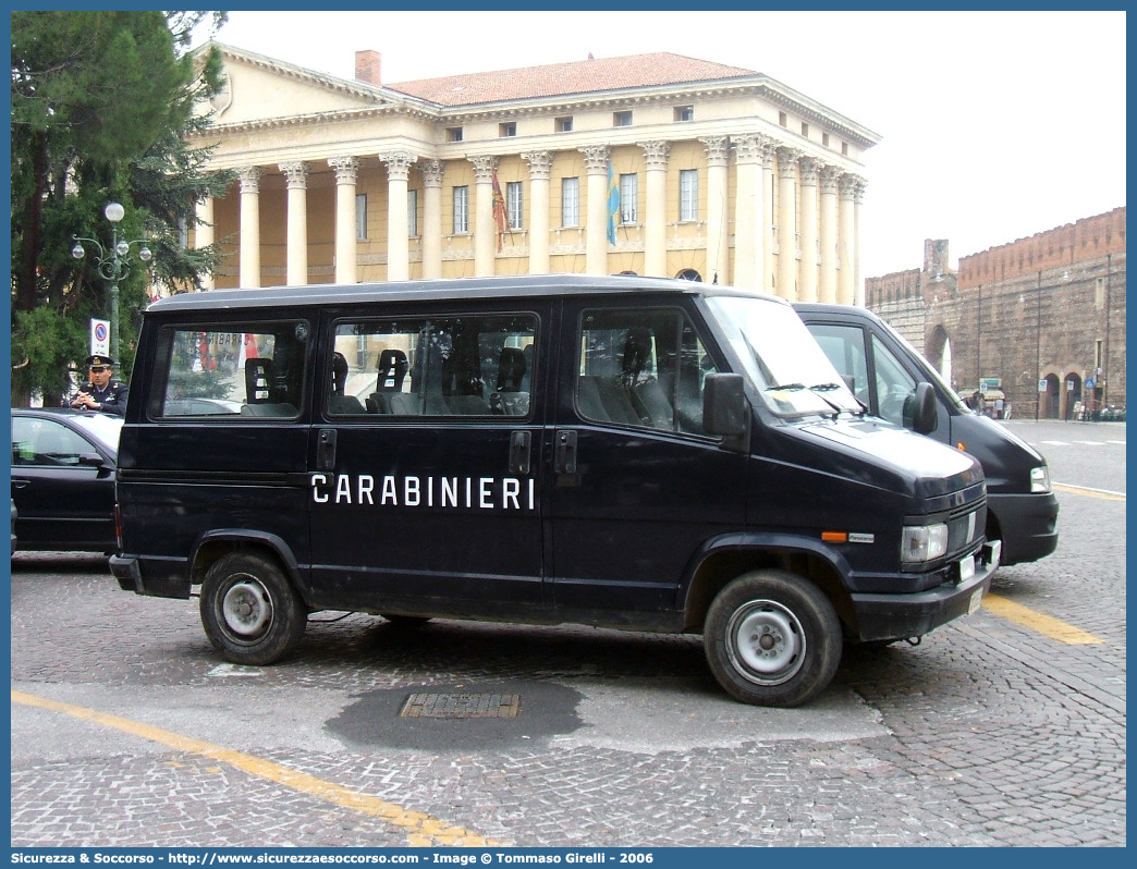 CC 063DH
Arma dei Carabinieri
Fiat Ducato I serie restyling
Parole chiave: CC;C.C.;dei;Arma;Carabinieri;Bus;Minibus;Fiat;Ducato;063DH