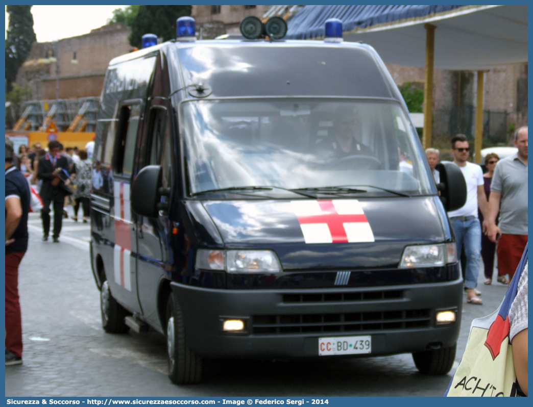 CC BD439
Arma dei Carabinieri
Servizio Sanitario
Fiat Ducato II serie
Allestitore GGG Elettromeccanica S.r.l.
(variante)
Parole chiave: CC;C.C.;Arma;dei;Carabinieri;Servizio;Sanitario;Ambulanza;Autoambulanza;Fiat;Ducato;GGG;Elettromeccanica