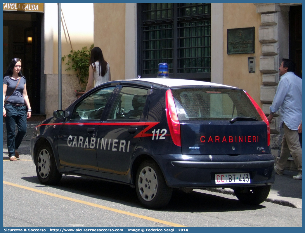 CC BT443
Arma dei Carabinieri
Comando Carabinieri Banca d'Italia
Fiat Punto II serie
Parole chiave: CC;C.C.;Arma;dei;Carabinieri;Banca;Italia;Fiat;Punto