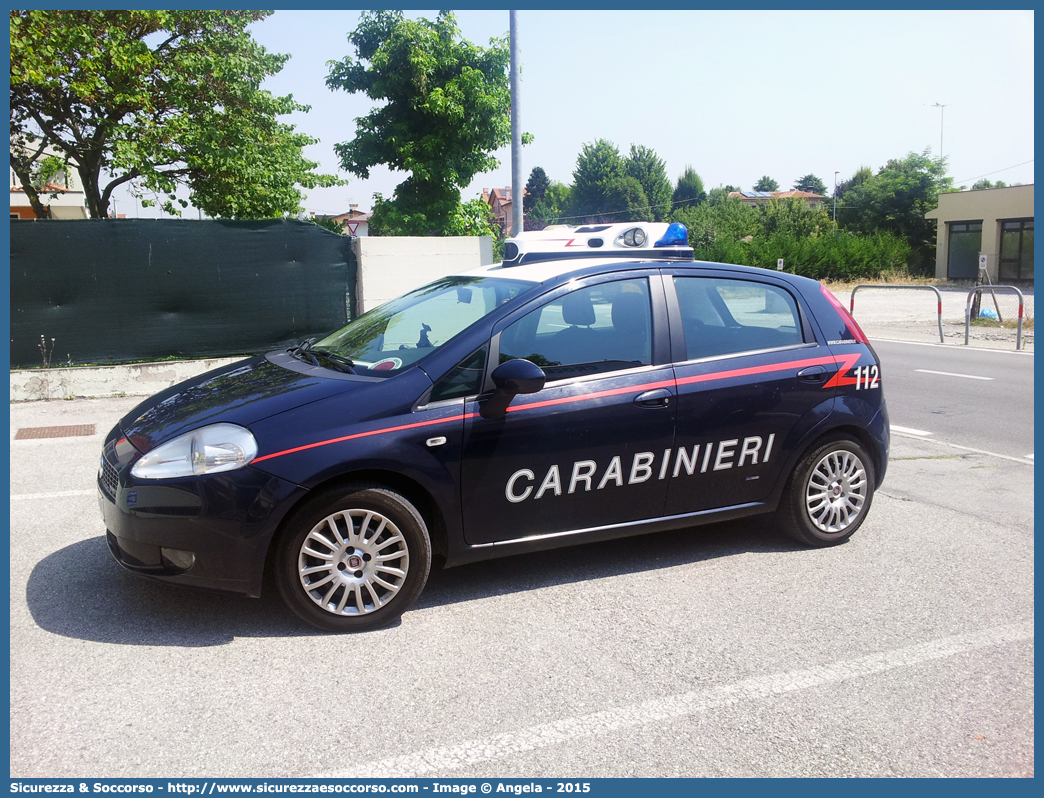 CC CJ874
Arma dei Carabinieri
Fiat Grande Punto
(con sistema E.V.A.)
Parole chiave: CC;C.C.;Arma;Carabinieri;Fiat;Grande;Punto;sistema;EVA;E.V.A.;CJ874