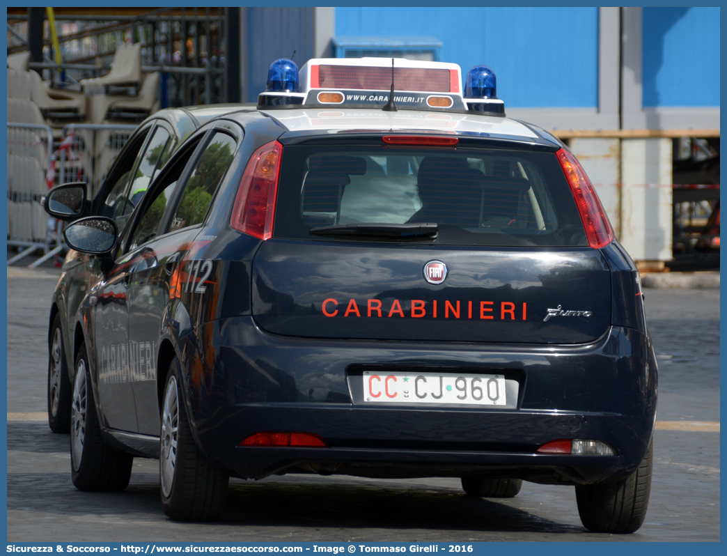 CC CJ960
Arma dei Carabinieri
Fiat Grande Punto
(con sistema E.V.A.)
Parole chiave: CC;C.C.;Arma;Carabinieri;Fiat;Grande;Punto;sistema;EVA;E.V.A.