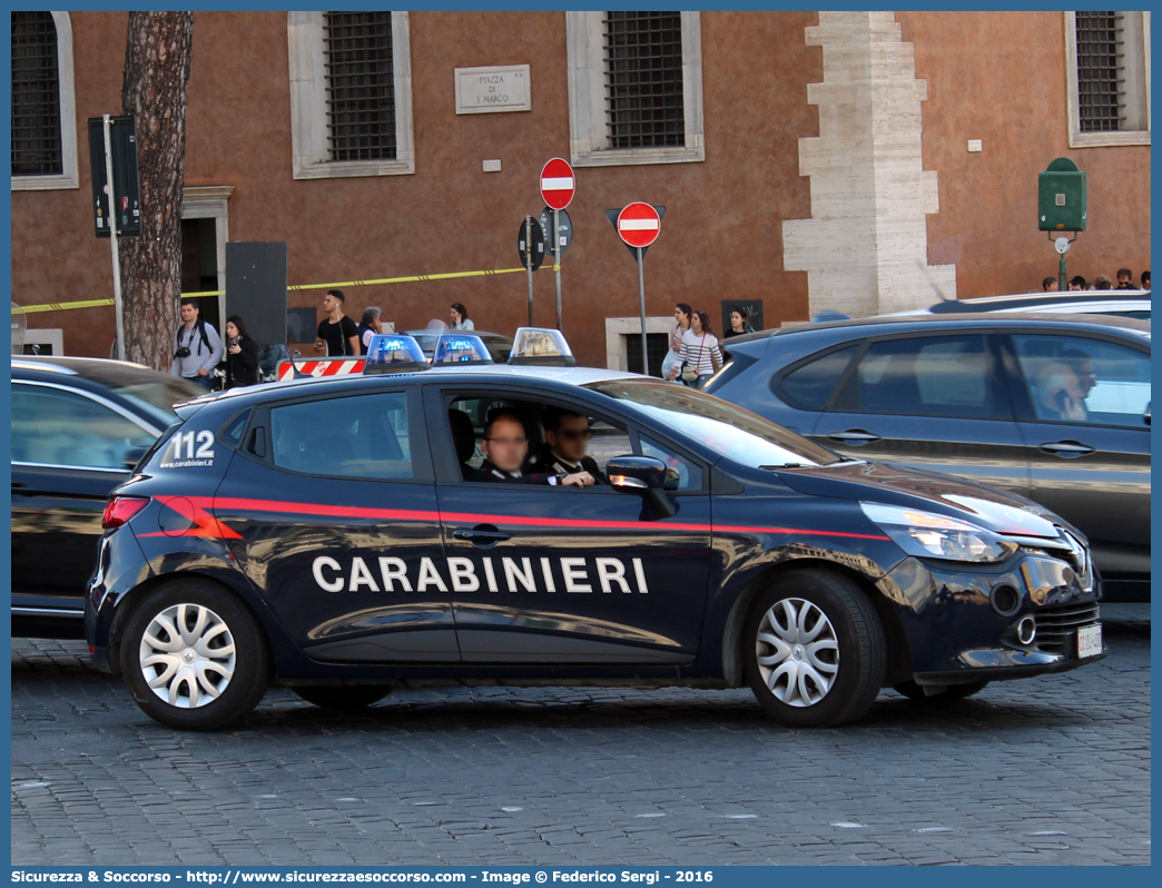 CC DJ400
Arma dei Carabinieri
Renault Clio VI serie
Allestitore Focaccia Group S.r.l.
Parole chiave: CC;C.C.;Arma;dei;Carabinieri;Nucleo;Radiomobile;Radio;Mobile;Pattuglia;Pattuglie;Mobile;Mobili;di;Zona;Focaccia;Renault;Clio