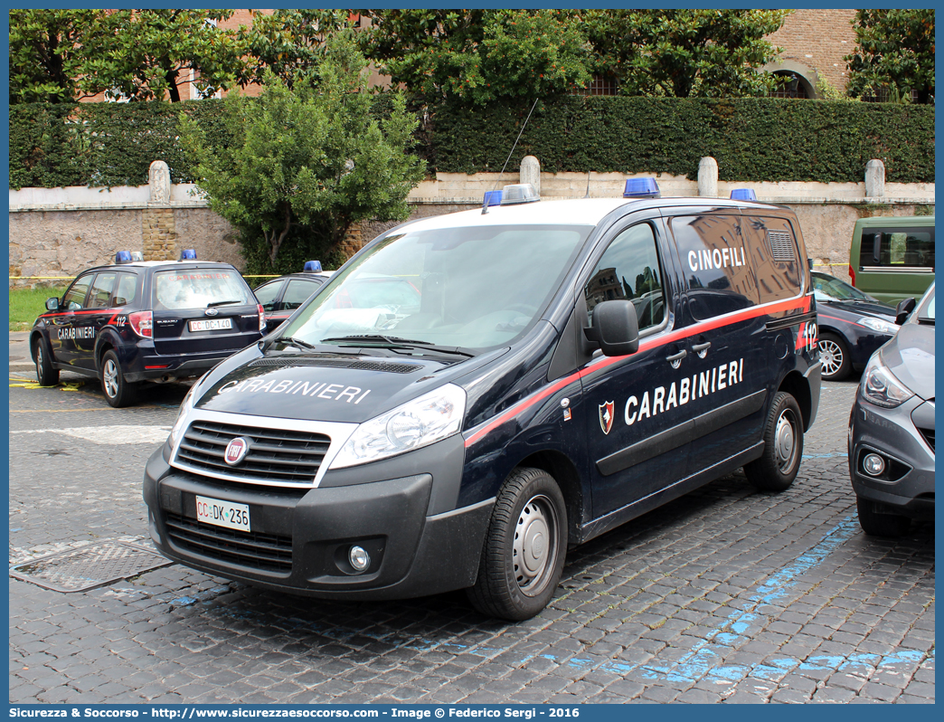 CC DK236
Arma dei Carabinieri
Centro e Nuclei Cinofili
Fiat Scudo IV serie
Allestitore Elevox S.r.l.
Parole chiave: CC;C.C.;Arma;dei;Carabinieri;Centro;Nuclei;Cinofili;Fiat;Scudo;Elevox