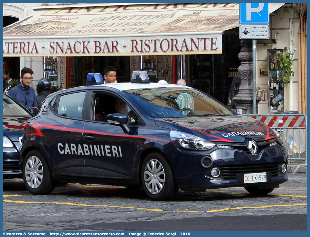 CC DK579
Arma dei Carabinieri
Renault Clio VI serie
Allestitore Focaccia Group S.r.l.
Parole chiave: CC;C.C.;Arma;dei;Carabinieri;Nucleo;Radiomobile;Radio;Mobile;Pattuglia;Pattuglie;Mobile;Mobili;di;Zona;Focaccia;Renault;Clio