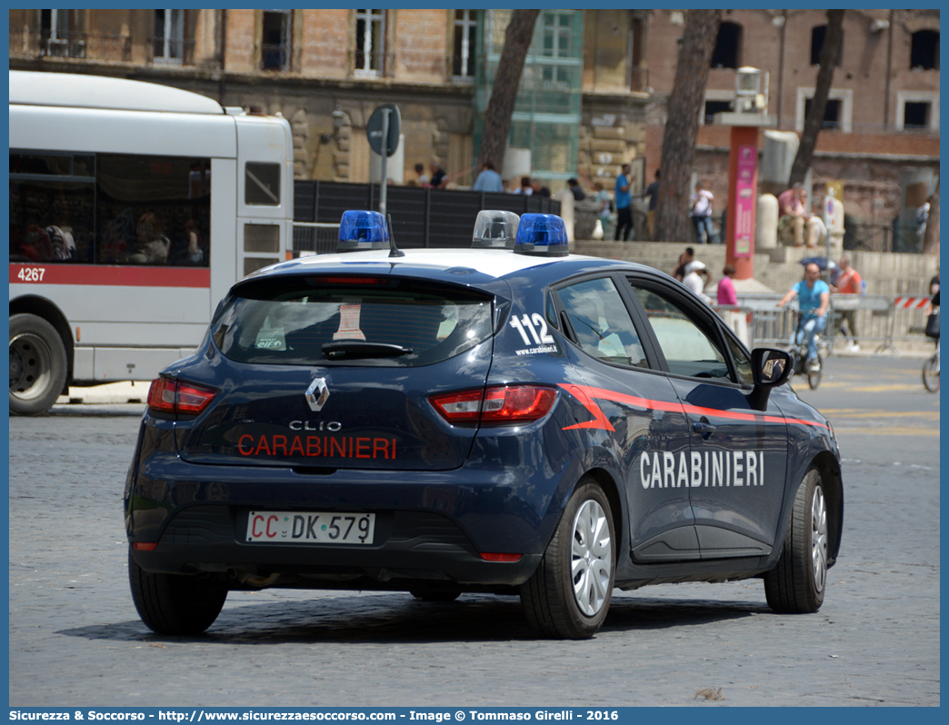 CC DK579
Arma dei Carabinieri
Renault Clio VI serie
Allestitore Focaccia Group S.r.l.
Parole chiave: CC;C.C.;Arma;dei;Carabinieri;Nucleo;Radiomobile;Radio;Mobile;Pattuglia;Pattuglie;Mobile;Mobili;di;Zona;Focaccia;Renault;Clio