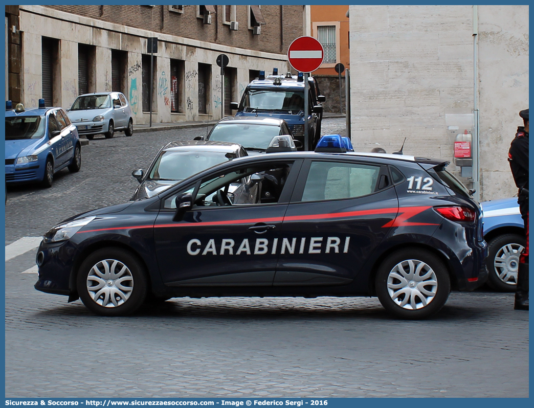 CC DK579
Arma dei Carabinieri
Renault Clio VI serie
Allestitore Focaccia Group S.r.l.
Parole chiave: CC;C.C.;Arma;dei;Carabinieri;Nucleo;Radiomobile;Radio;Mobile;Pattuglia;Pattuglie;Mobile;Mobili;di;Zona;Focaccia;Renault;Clio