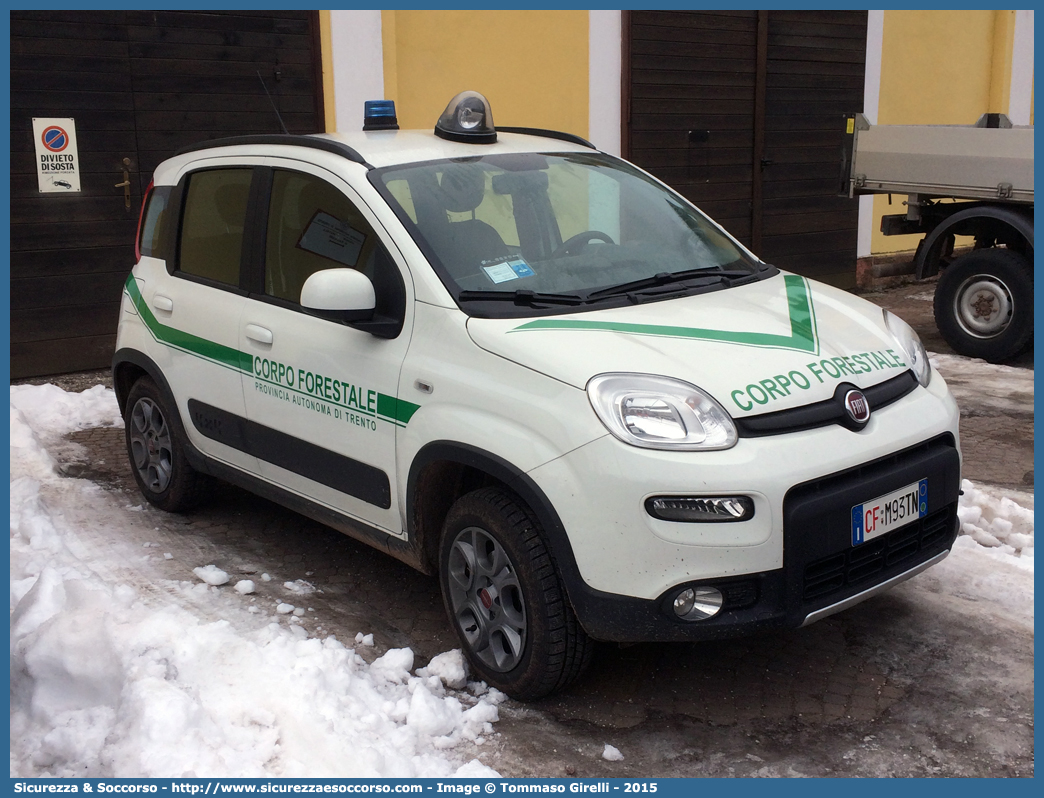 CF M93TN
Corpo Forestale
Provincia Autonoma di Trento
Fiat Nuova Panda 4x4 II serie
Parole chiave: CF;C.F.;TN;Corpo;Forestale;Trento;Fiat;Nuova Panda;4x4