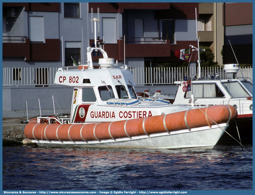 CP 802
Corpo delle Capitanerie di Porto
Guardia Costiera
Vedetta Costiera Classe 802
Cantieri Navali CodecasaDue S.p.A.
Parole chiave: CP;C.P.;G.C.;GC;Guardia;Costiera;Capitaneria;Capitanerie;Porto;Vedetta;Vedette;Costiera;Costiere;Classe;802;CodecasaDue