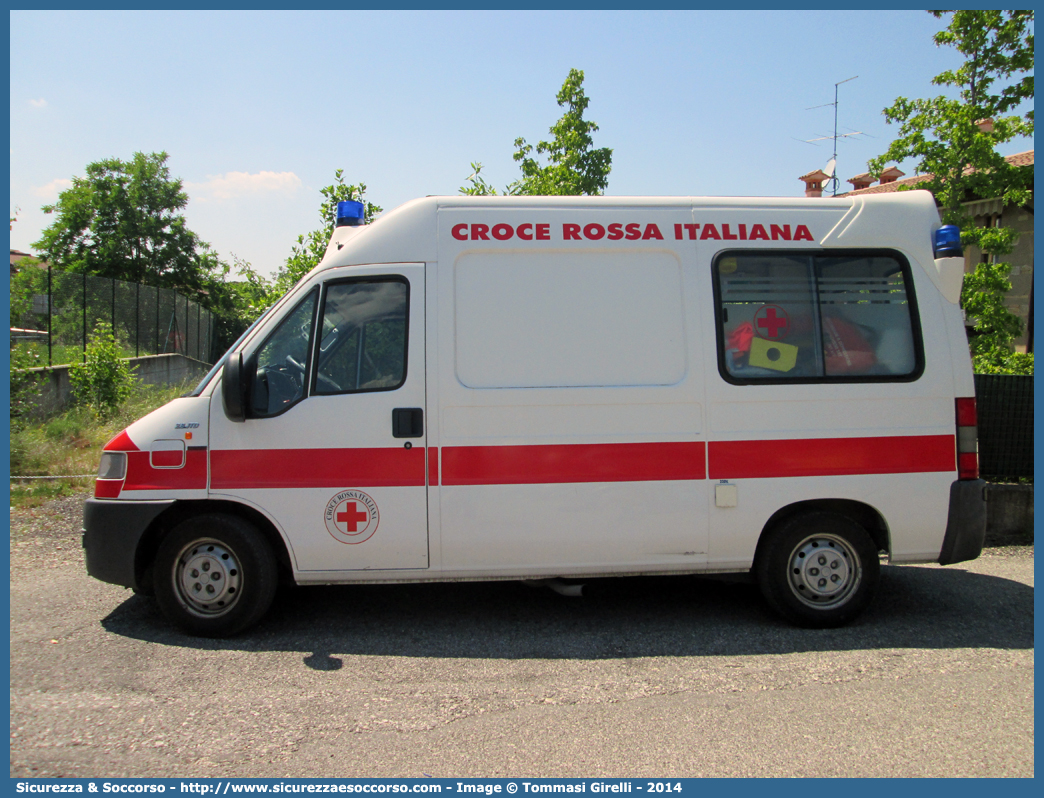 CRI 15877
Croce Rossa Italiana
Verona
Fiat Ducato II serie
Allestitore Bollanti S.r.l.
Parole chiave: Croce;Rossa;Italiana;CRI;C.R.I.;Ambulanza;Fiat;Ducato;Bollanti;Verona;15877