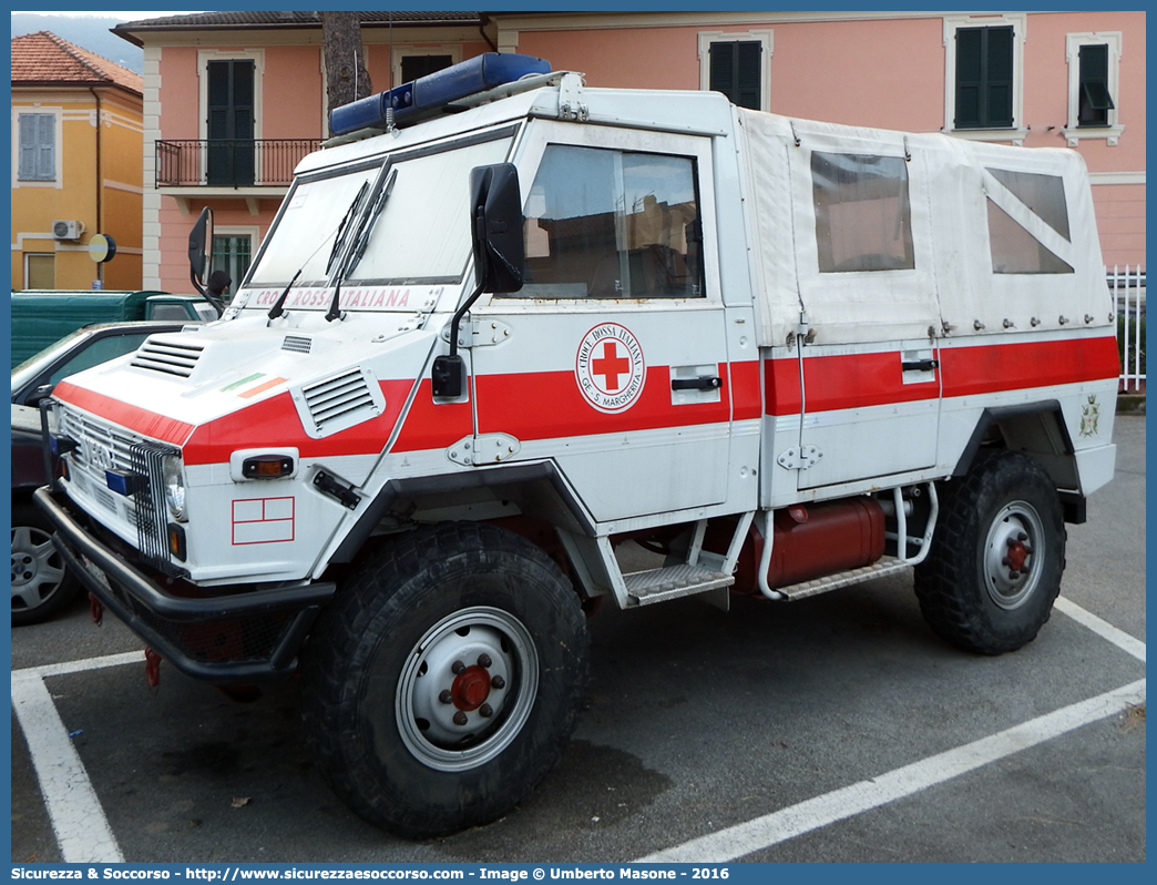 CRI 753AB
Croce Rossa Italiana
Santa Margherita (GE)
Iveco 40.10WM
Parole chiave: CRI;C.R.I.;Croce;Rossa;Italiana;Iveco;40.10;40;10;40-10;WM;VM90