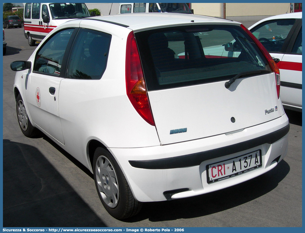 CRI A137A
Croce Rossa Italiana
Imola (BO)
Fiat Punto II serie
Parole chiave: CRI;C.R.I.;Croce;Rossa;Italiana;Fiat;Punto;Imola;A137A