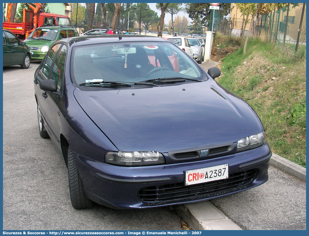 CRI A2387
Croce Rossa Italiana
Fiat Marea
Parole chiave: CRI;C.R.I.;Croce;Rossa;Italiana;Fiat;Marea;A2387