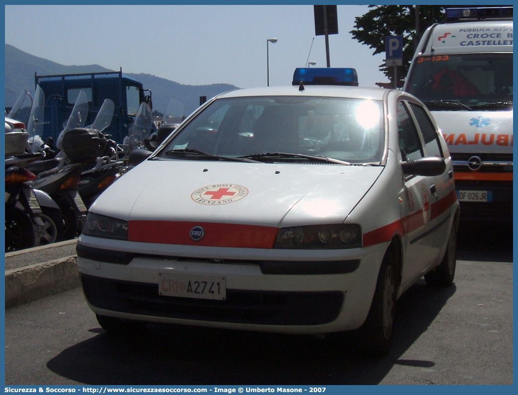 CRI A2741
Croce Rossa Italiana
Arenzano (GE)
Fiat Punto II serie
Parole chiave: C.R.I.;CRI;Croce;Rossa;Italiana;Fiat;Punto;Arenzano;A2741