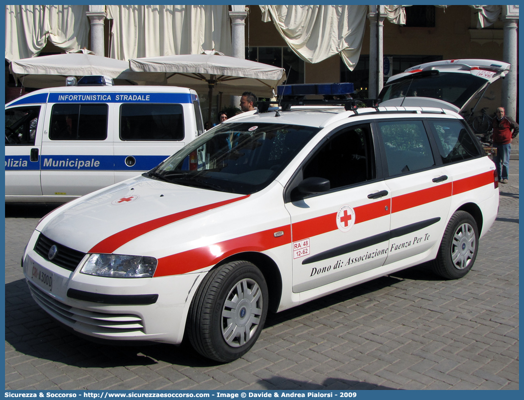 CRI A300D
Croce Rossa Italiana
Faenza (RA)
Fiat Stilo Multiwagon I serie
Parole chiave: C.R.I.;CRI;Croce;Rossa;Italiana;Fiat;Stilo;Multiwagon;A300D