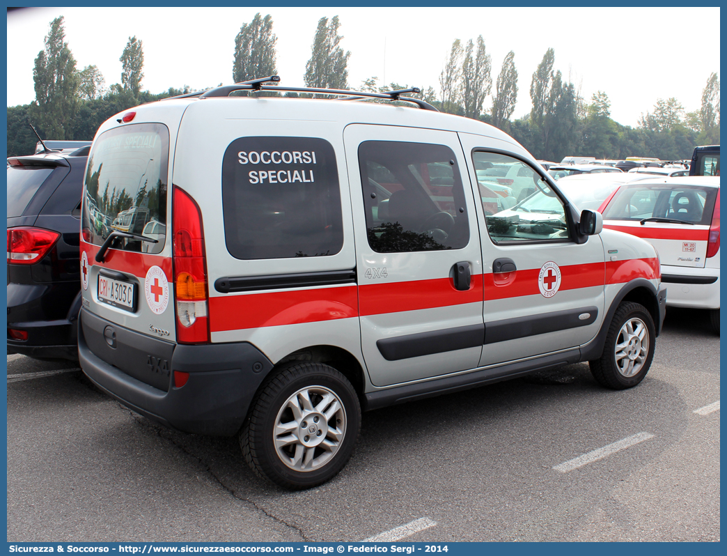 CRI A303C
Croce Rossa Italiana
Lugo (RA)
Renault Kangoo 4x4 II serie
Soccorsi Speciali
Parole chiave: CRI;C.R.I.;Croce Rossa Italiana;Susa;SMTS;S.M.T.S.;Soccorsi;Tecniche;Speciali;Renault;Kangoo;4x4