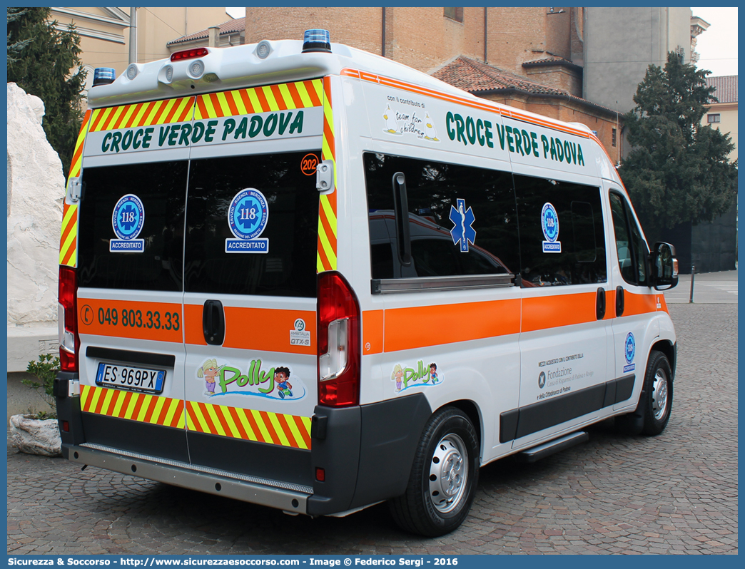 202
Pia Opera Croce Verde Padova
Fiat Ducato III serie restyling
Allestitore Ambitalia S.p.A.
Ambulanza Pediatrica "Polly"
Parole chiave: Pia;Opera;Croce;Verde;Padova;Ambulanza;Fiat;Ducato;X290;Ambitalia