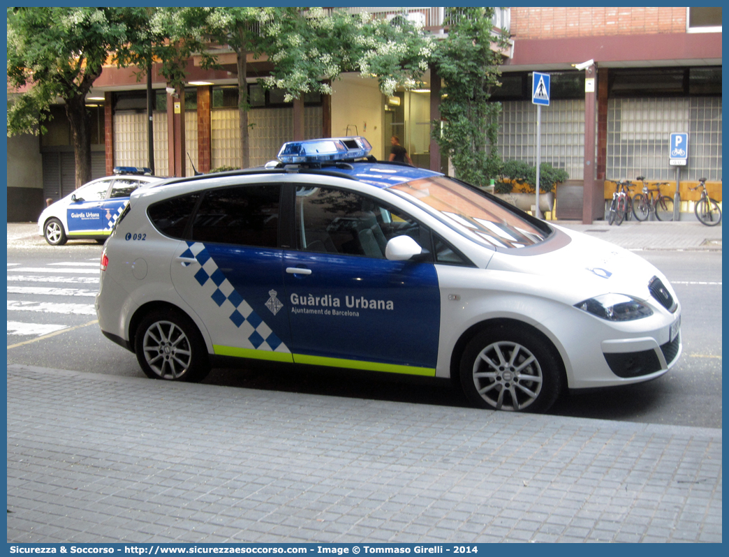 -
Reino de España
Guardia Urbana Ayuntament de Barcelona
Renault Trafic II generation
Parole chiave: Regno di Spagna;Spagna;Espana;España;Reino de España;Guardia;Urbana;Ayuntament;Barcelona;Seat;Altea;XL