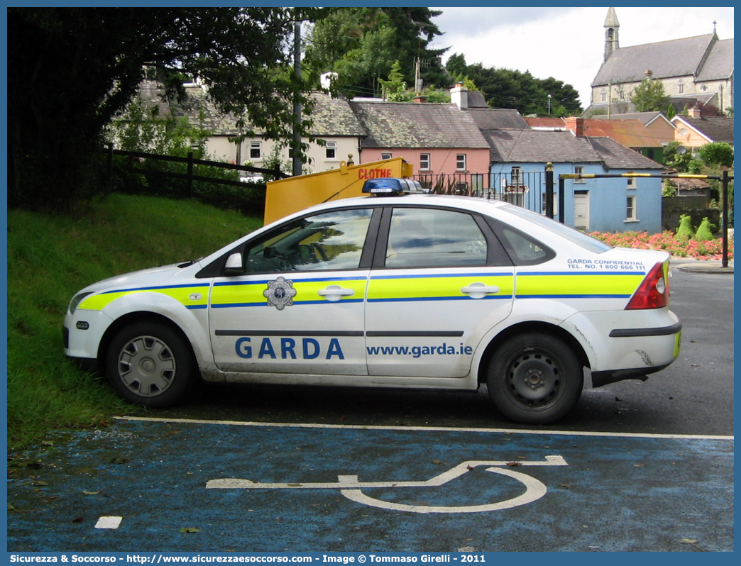 -
Republic of Ireland
Poblacht na Héireann
Garda Síochána na Héireann
Ford Mondeo II generation facelift
Parole chiave: Republic;Ireland;Poblacht;na Héireann;Garda;Síochána;Ford;Mondeo