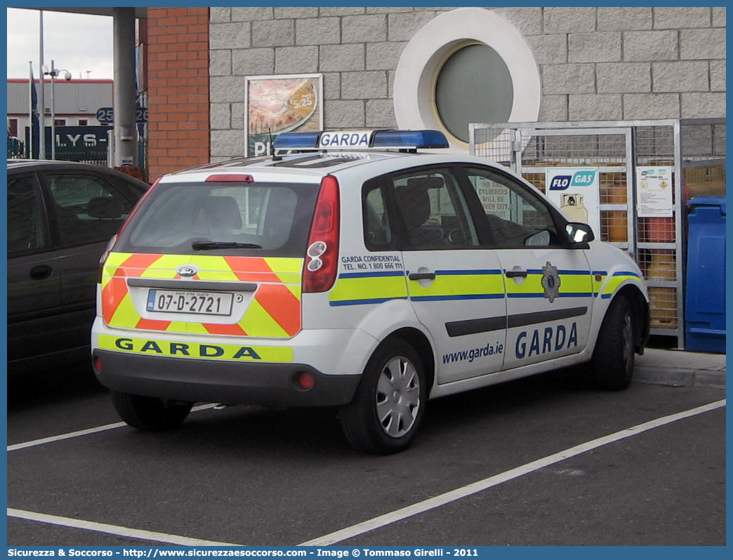 -
Republic of Ireland
Poblacht na Héireann
Garda Síochána na Héireann
Ford Fiesta V generation
Parole chiave: Republic;Ireland;Poblacht;na Héireann;Garda;Síochána;Ford;Fiesta