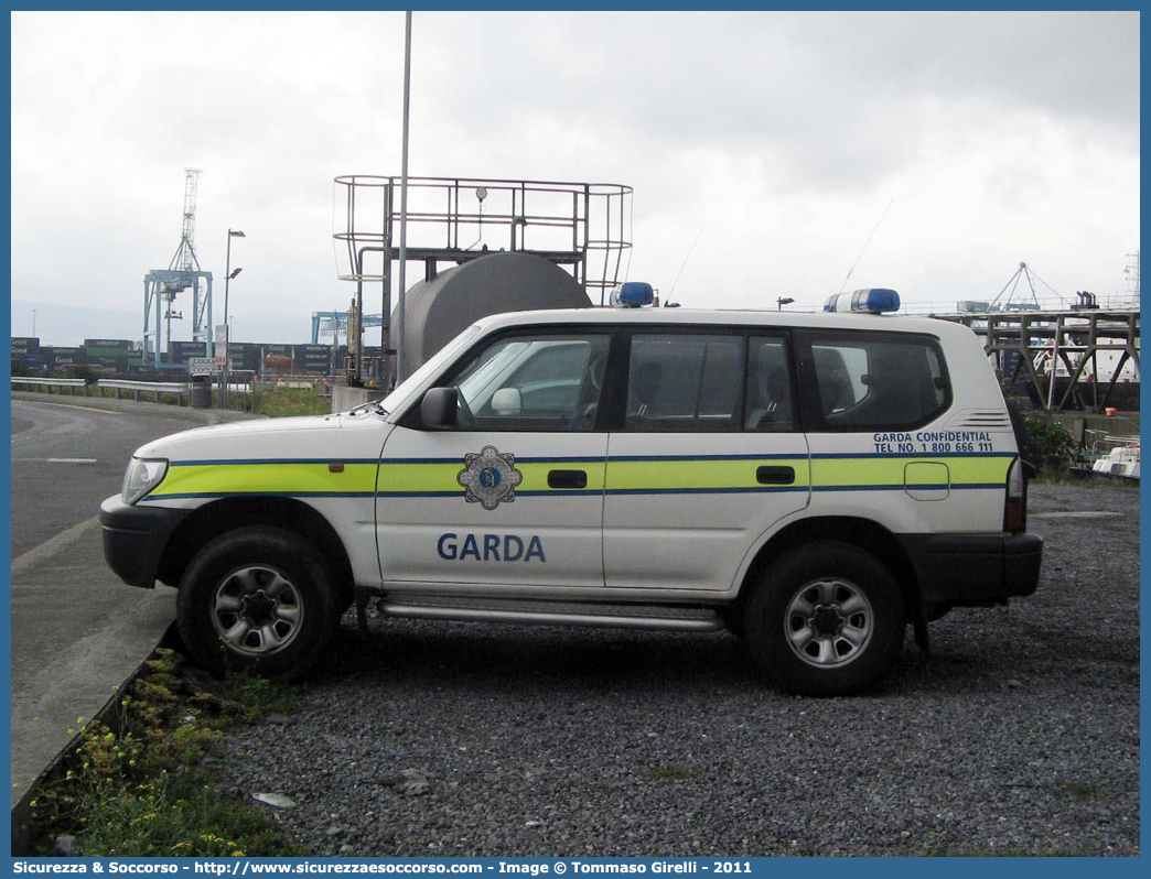 -
Republic of Ireland
Poblacht na Héireann
Garda Síochána na Héireann
Toyota Land Cruiser VI generation
Parole chiave: Republic;Ireland;Poblacht;na Héireann;Garda;Síochána;Toyota;Land Cruiser