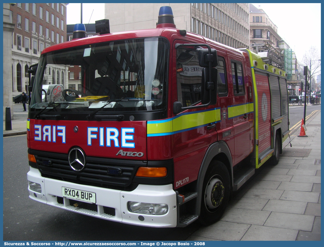 DPL1170
United Kingdom of Great Britain and Northern Ireland
London Fire Brigade
Dual Purpose Ladder
Mercedes Benz Atego 1325 II generation
Parole chiave: United;Kingdom;Great;Britain;Northern;Ireland;London;Fire;Brigade;Mercedes;Benz;Atego;1325;DPL;Dual;Purpose;Ladder