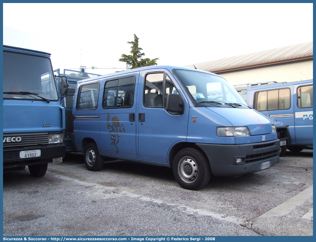 -
Polizia di Stato
Gruppo Sportivo "Fiamme Oro"
Fiat Ducato II serie
Parole chiave: PS;P.S.;Polizia di Stato;Gruppo Sportivo;Fiamme Oro;Fiat;Ducato