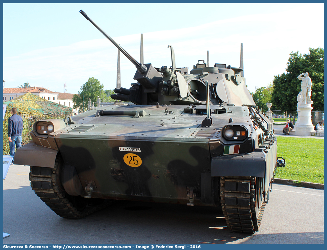 EI 119025
Esercito Italiano
Mezzi da Combattimento
Iveco Oto-Melara VCC-80 Dardo
Parole chiave: EI;E.I.;Esercito;Italiano;Mezzi da Combattimento;Iveco;Oto-Melara;VCC-80;Dardo