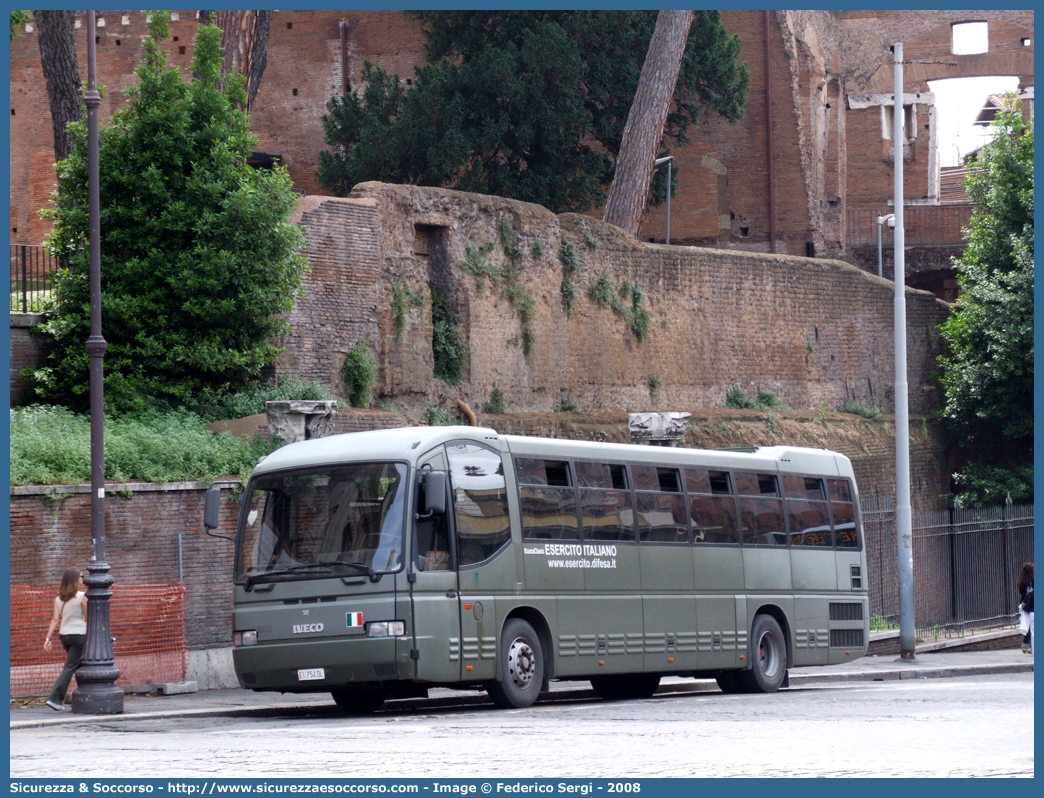 EI 754DL
Esercito Italiano
Iveco EuroClass
Parole chiave: EI;E.I.;Esercito;Italiano;Autobus;Bus;Iveco;EuroClass;754DL