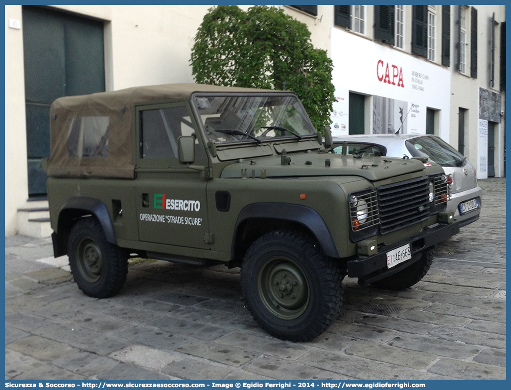 EI AE663
Esercito Italiano
Land Rover Defender 90
Parole chiave: EI;E.I.;Esercito;Italiano;Fuoristrada;operazione;strade;sicure;Land;Rover;Defender;90