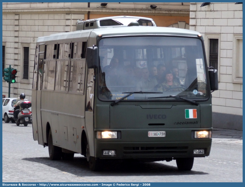 EI AG738
Esercito Italiano
Iveco Cacciamali 100E18
Parole chiave: EI;E.I.;Esercito;Italiano;Autobus;Bus;Iveco;Cacciamali;100E18;AG738