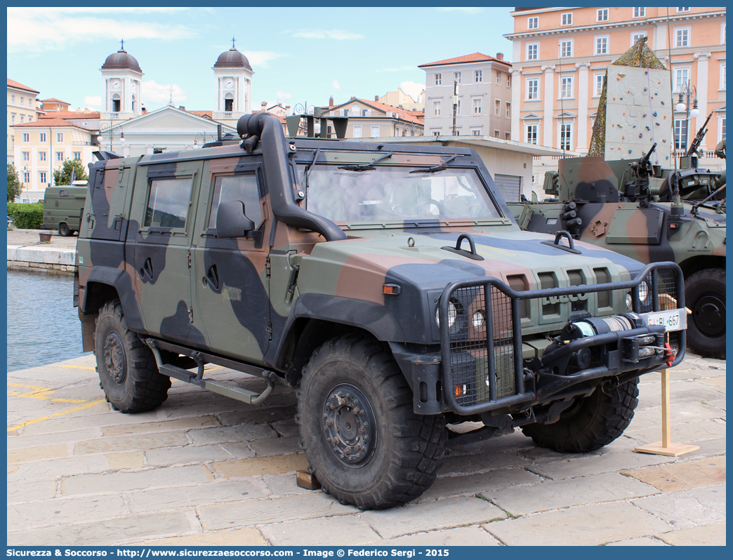 EI BL667
Esercito Italiano
Iveco VTLM "Lince"
Parole chiave: EI;E.I.;Esercito;Italiano;Iveco;VTLM;Lince