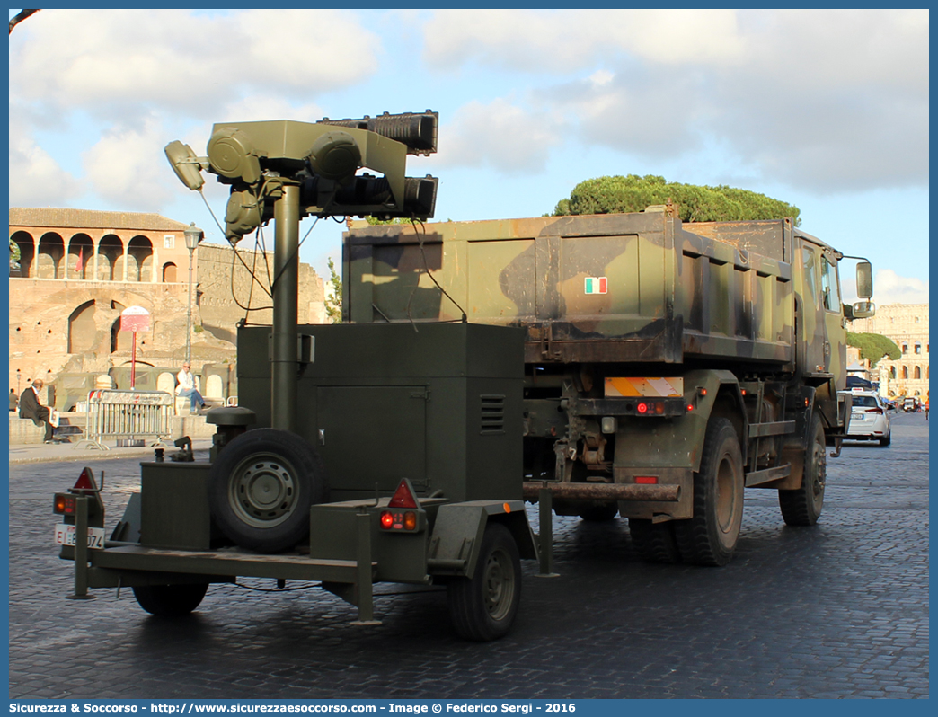 EI CF953
Esercito Italiano
Astra SM44.30 Dumper
con cabina ribassata aviotrasportabile
Parole chiave: EI;E.I.;Esercito;Italiano;Mezzi;da;Cantiere;Trasporto;Materiali;Supporto;Logistico;Astra;SM;44.30