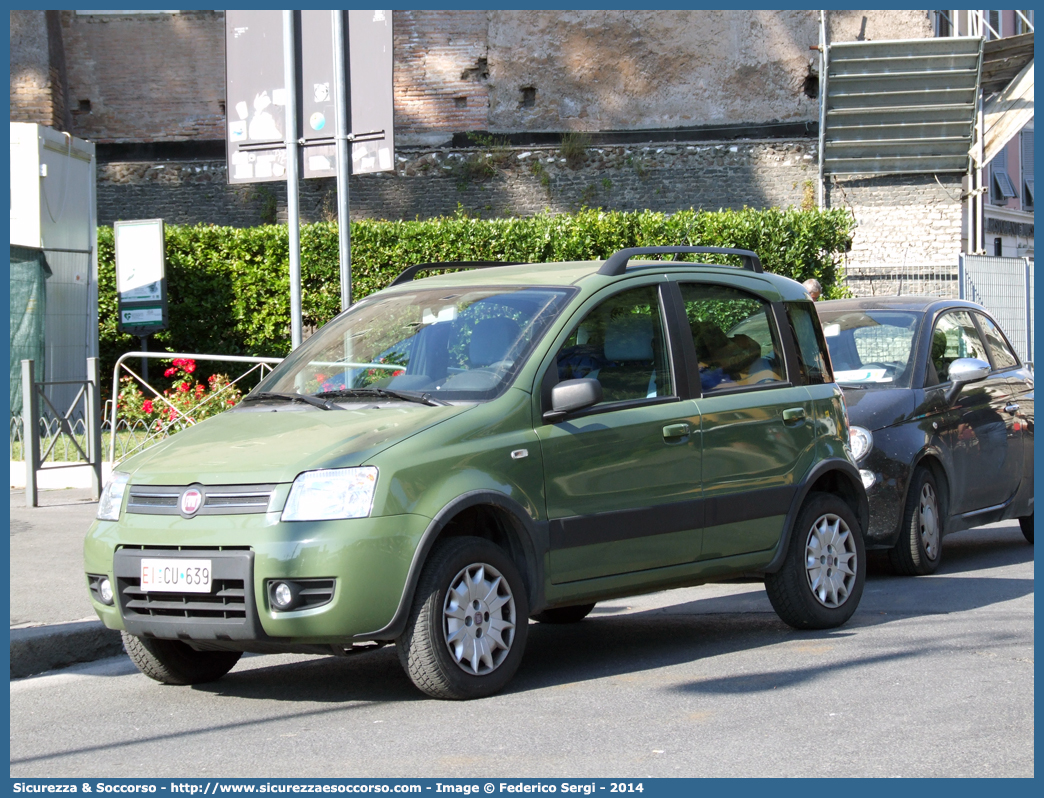 EI CU639
Esercito Italiano
Fiat Nuova Panda 4x4 I serie restyling
Parole chiave: EI;E.I.;Esercito;Italiano;Fiat;Nuova;Panda;4x4