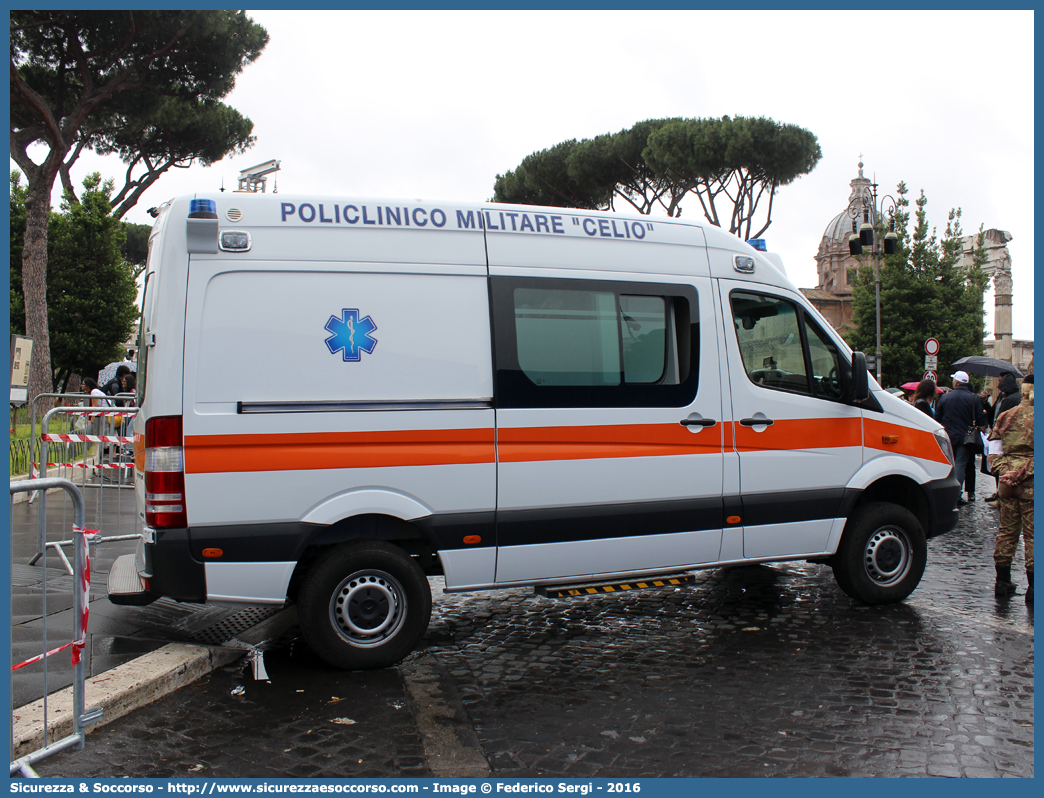 EI DA391
Esercito Italiano
Sanità Militare
Policlinico Militare "Celio"
Mercedes Benz Sprinter 313 4x4 II serie restying
Allestitore Alessi e Becagli S.n.c.
(variante)
Parole chiave: EI;E.I.;Esercito;Italiano;Sanità Militare;Mercedes Benz;Sprinter;4x4;4 x 4;Alessi;e;Becagli