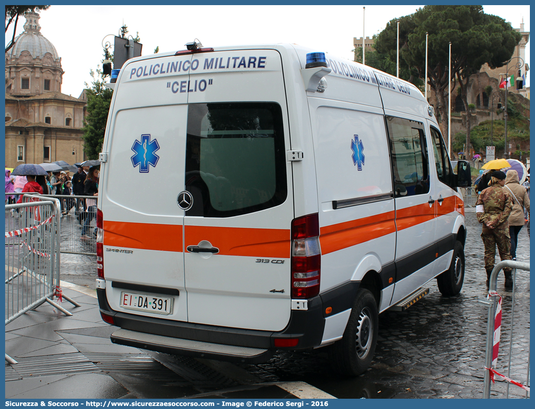 EI DA391
Esercito Italiano
Sanità Militare
Policlinico Militare "Celio"
Mercedes Benz Sprinter 313 4x4 II serie restying
Allestitore Alessi e Becagli S.n.c.
(variante)
Parole chiave: EI;E.I.;Esercito;Italiano;Sanità Militare;Mercedes Benz;Sprinter;4x4;4 x 4;Alessi;e;Becagli