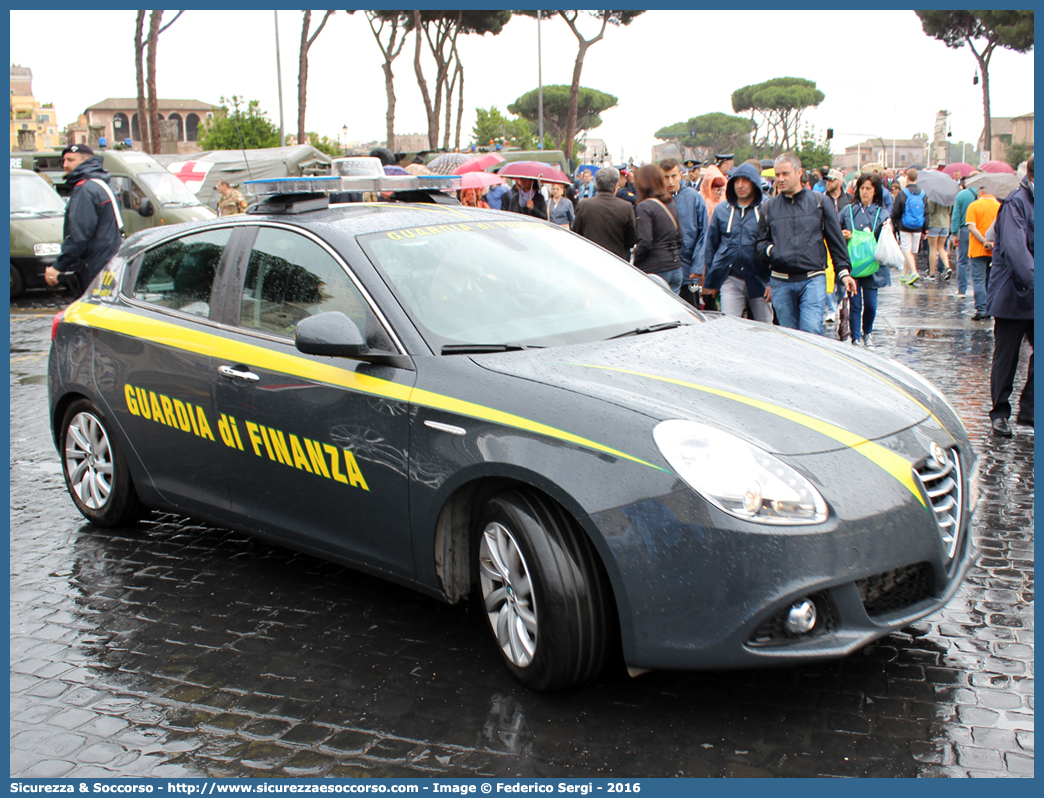 GdiF 015BK
Guardia di Finanza
Alfa Romeo Nuova Giulietta
I serie I restyling
(I fornitura)
Parole chiave: GdiF;GDF;GF;Guardia;Finanza;Alfa;Romeo;Nuova;Giulietta