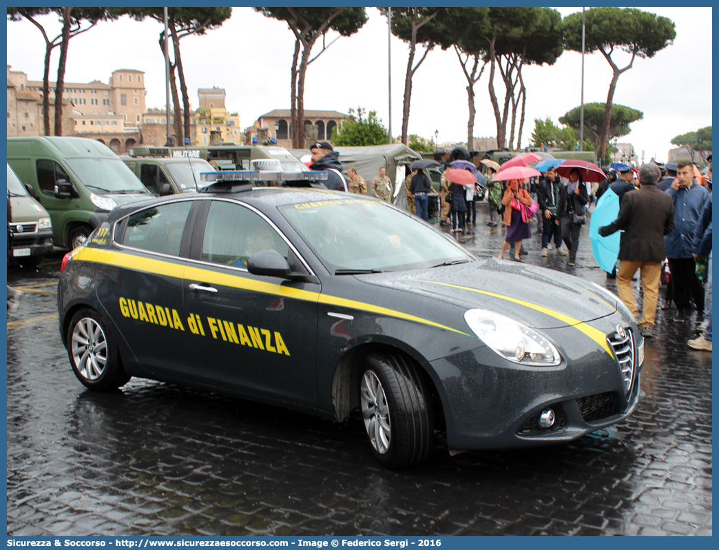 GdiF 015BK
Guardia di Finanza
Alfa Romeo Nuova Giulietta
I serie I restyling
(I fornitura)
Parole chiave: GdiF;GDF;GF;Guardia;Finanza;Alfa;Romeo;Nuova;Giulietta