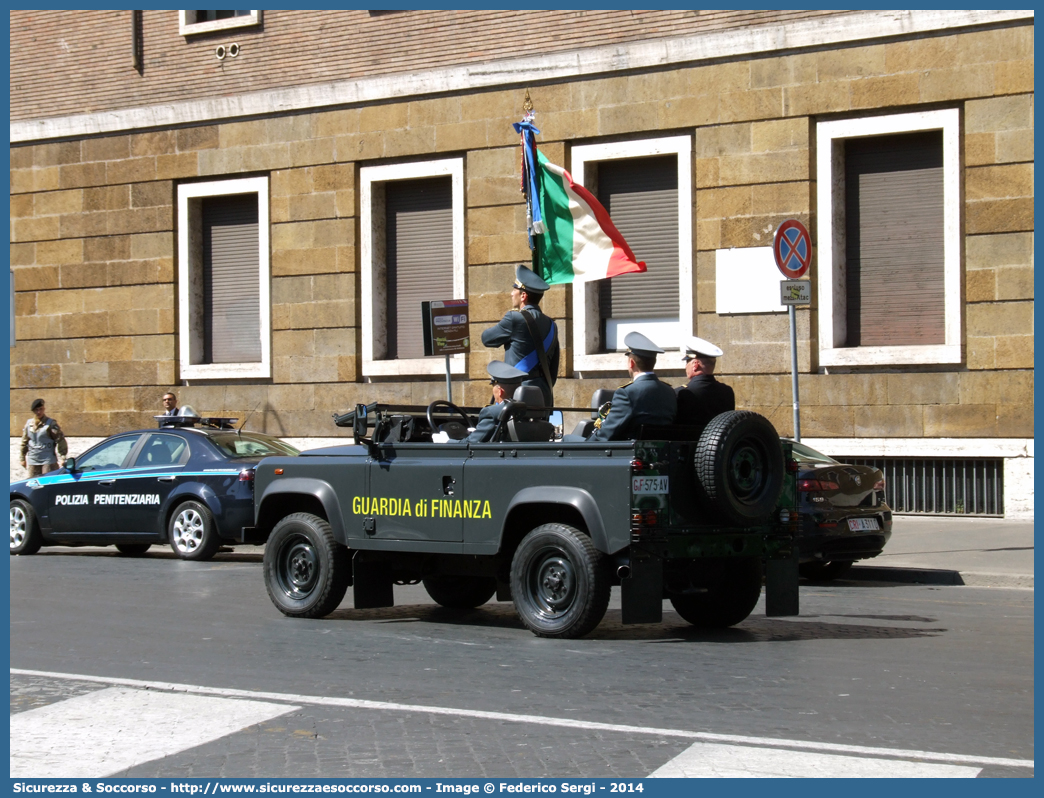 GdiF 575AV
Guardia di Finanza
Land Rover Defender 90
(variante)
Parole chiave: GdiF;G.D.F.;GDF;Guardia;di;Finanza;Land;Rover;Defender;90;575AV