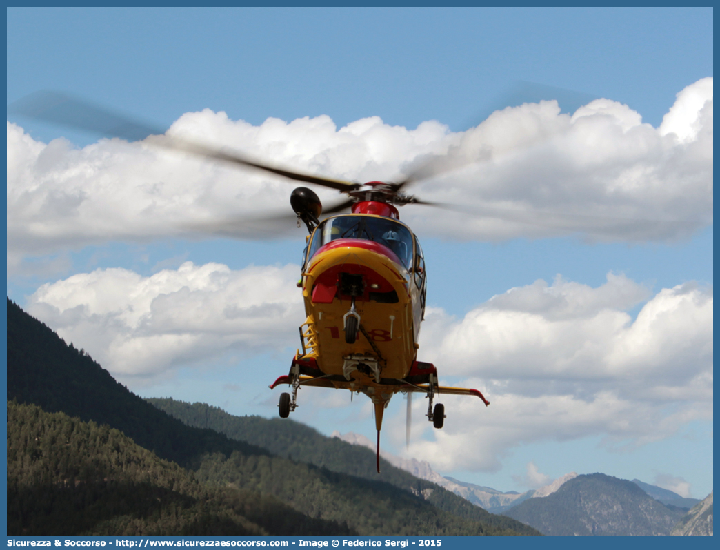 I-KORE
118 Regione Veneto
Agusta Westland A109S Grand
FALCO
Base di Pieve di Cadore
(variante)
Parole chiave: 118;Veneto;Belluno;Pieve di Cadore;Agusta;A109;A;109;Grand;I-KORE;Falco;Elicottero;Elisoccorso