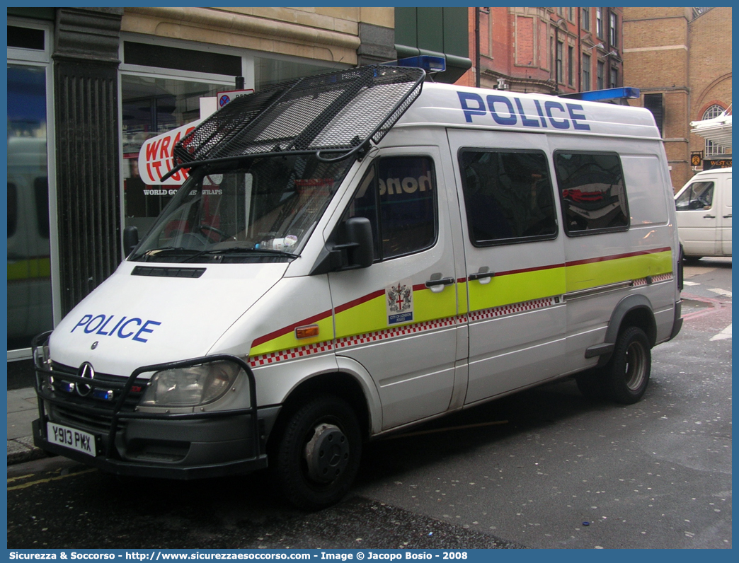 -
United Kingdom of Great Britain and Northern Ireland
City of London Police
Mercedes Benz Sprinter II generation
Parole chiave: UK;United;Kingdom;Great;Britain;Northern;Ireland;City;of;London;Police;Mercedes;Benz;Sprinter