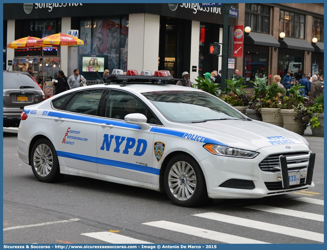 4833
United States of America
New York Police Department
Movie TV
Ford Fusion Hybrid II generation
Parole chiave: USA;U.S.A.;United;States;of;America;NYPD;N.Y.P.D.;New;York;Police;Department;Movie;TV;Ford;Fusion;Hybrid