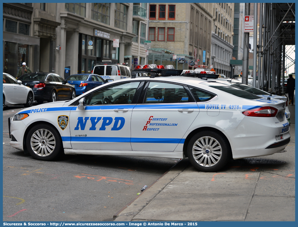 4978
United States of America
New York Police Department
Movie TV
Ford Fusion Hybrid II generation
Parole chiave: USA;U.S.A.;United;States;of;America;NYPD;N.Y.P.D.;New;York;Police;Department;Movie;TV;Ford;Fusion;Hybrid