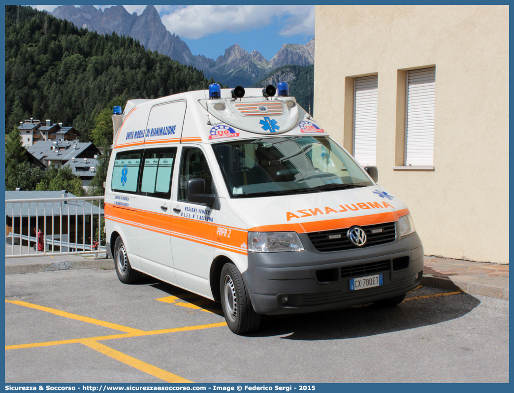 PAPA 2
SUEM 118 Belluno
Azienda ULSS 1 - Dolomiti
Pieve di Cadore
Volkswagen Transporter T5
Allestitore Aricar S.p.A.
(variante)
Parole chiave: 118;SUEM;S.U.E.M.;Belluno;Pieve di Cadore;Ambulanza;Volkswagen;Transporter;T5;Aricar