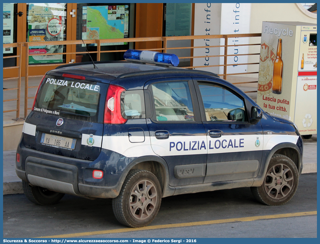 Polizia Locale YA186AA
Polizia Locale
Comune di Polignano a Mare
Fiat Nuova Panda 4x4 II serie
Parole chiave: PM;P.M.;PL;P.L.;Polizia;Locale;Municipale;Polignano a Mare;Fiat;Nuova;Panda;4x4