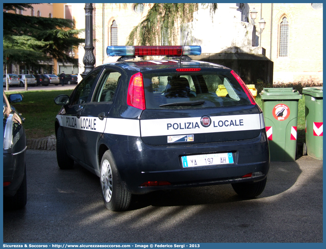 Polizia Locale YA197AH
Polizia Locale
Comune di Vicenza
Fiat Grande Punto
Parole chiave: Polizia;Locale;Municipale;Vicenza;Fiat;Grande Punto;YA197AH;YA 197 AH