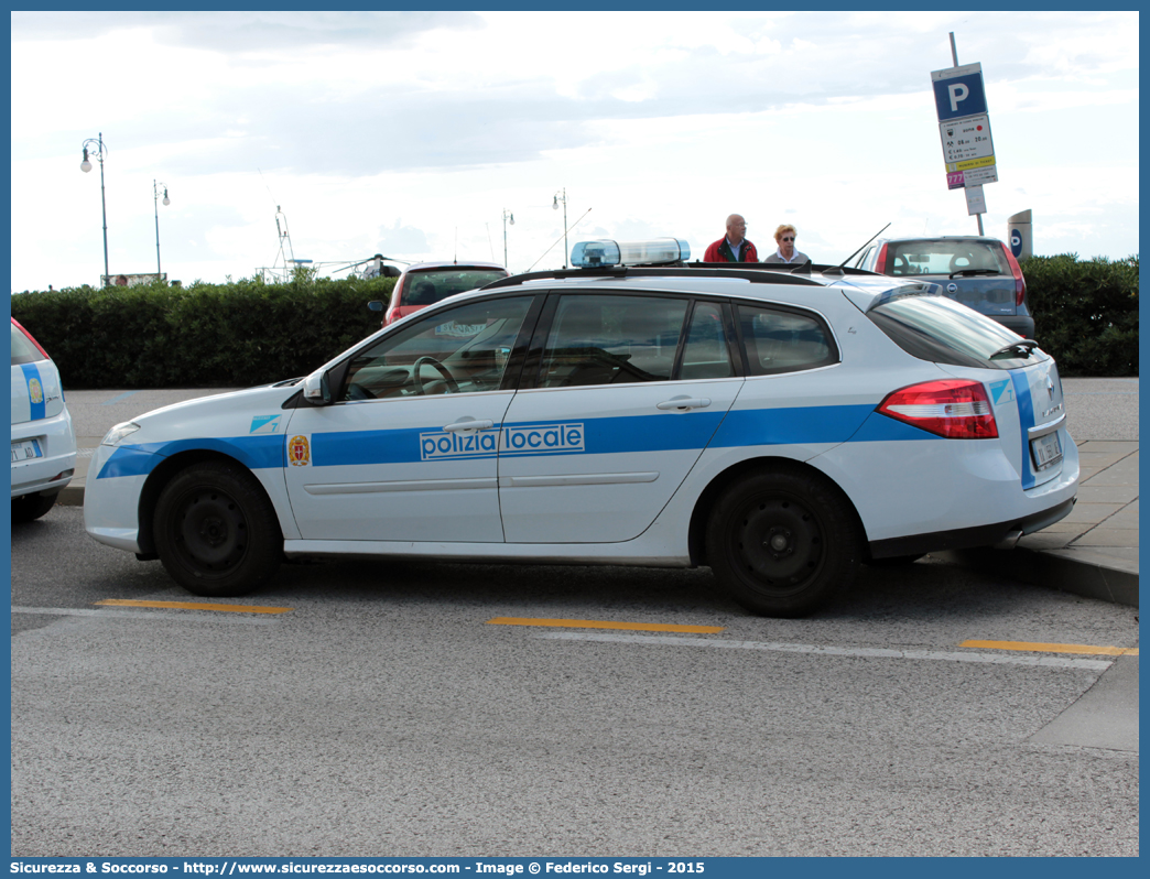 Polizia Locale YA551AE
Polizia Locale
Comune di Trieste
Renault Laguna SporTour
Allestitore Focaccia Group S.r.l.
Parole chiave: Polizia;Municipale;Locale;Trieste;Renault;Laguna;SporTour;YA551AE;Focaccia