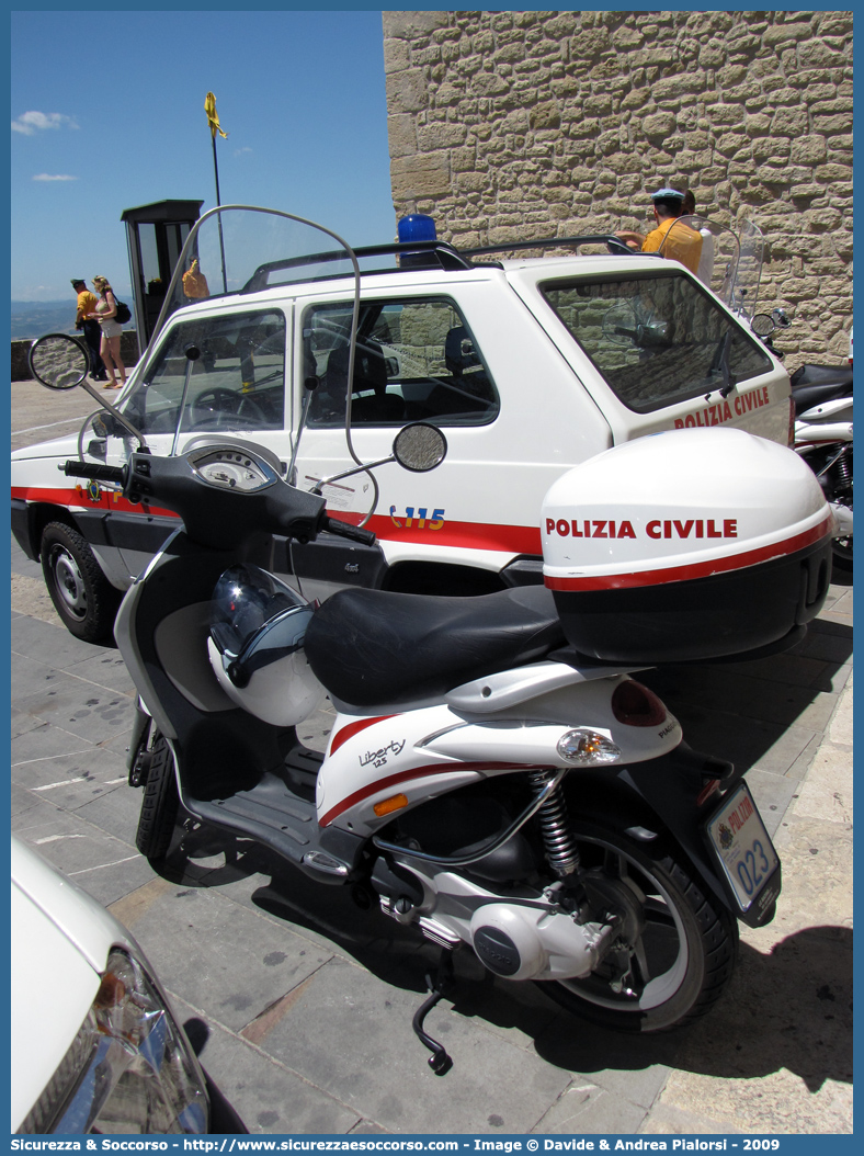 Polizia 023
Repubblica di San Marino
Polizia Civile
Piaggio Liberty 125 II serie
Parole chiave: Repubblica;San Marino;RSM;R.S.M.;Polizia Civile;Piaggio;Liberty;125